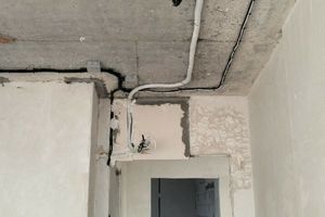 Встановлення кондиціонера в два етапи під час ремонту: як правильно закласти трасу